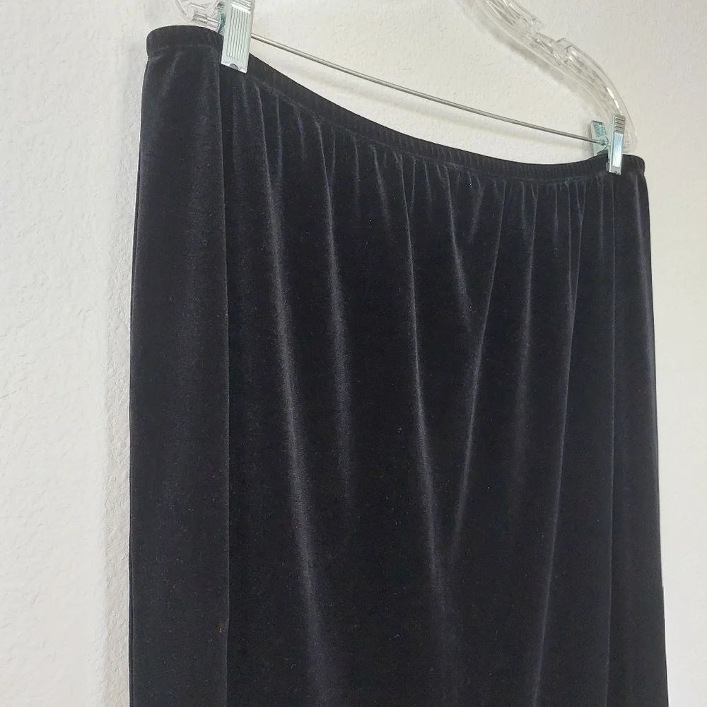 Clio II Vintage‎ Black Velvet Skirt Size 2X